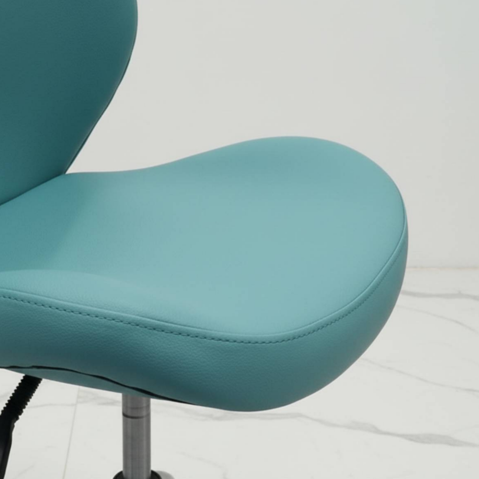 Мягкое офисное кресло с поворо – обзор и цена Office Furniture And Desks